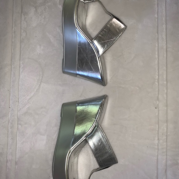 BCBG Silver Wedge Sandals. - Picture 4 of 8